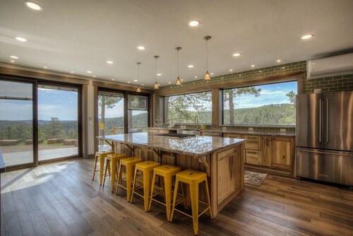 Rustic Mountain Modern Home With Breathtaking Black Hills Views!