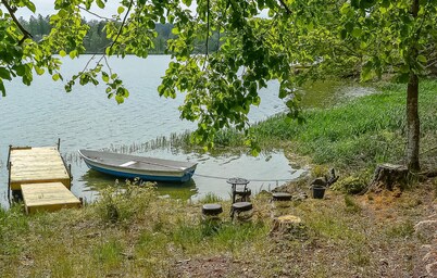 Cozy home in Linköping with lake view