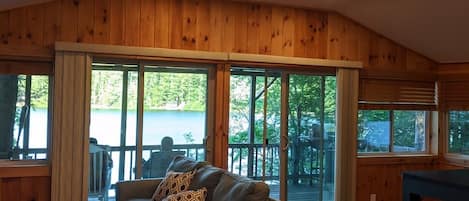 Smart TV, fireplace, video games, ping pong