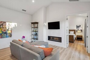 Smart-TV, Kamin