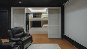 Cinema Suite Bunker(No Kitchen)