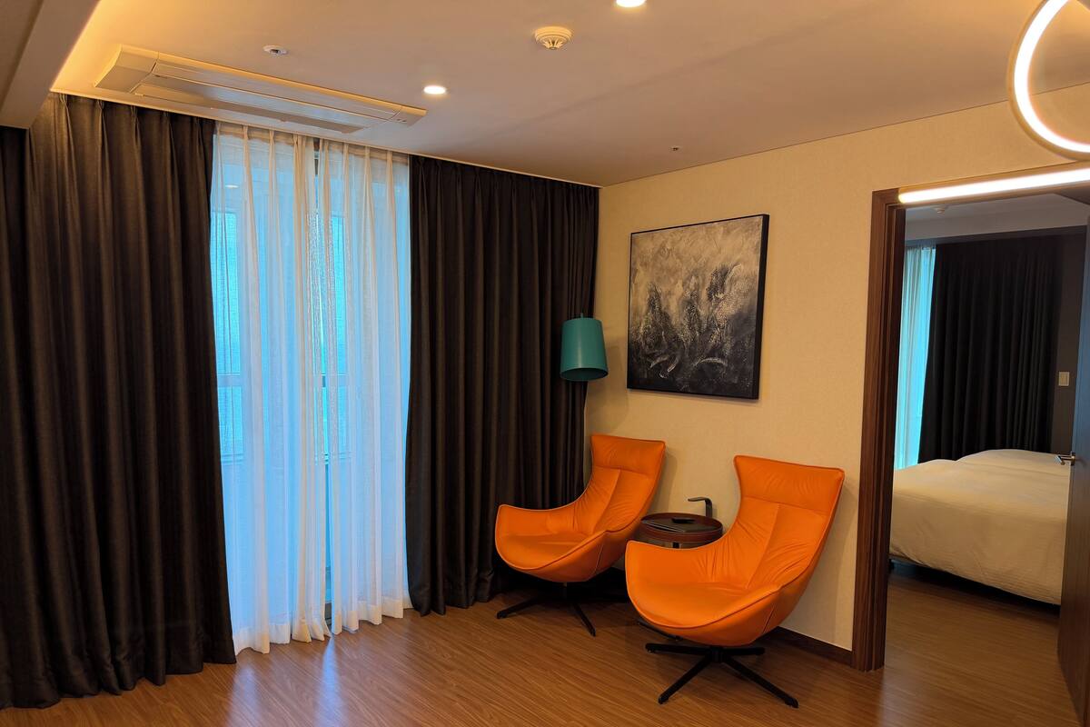 Suite Ocean Family | 客房内保险箱、办公桌、遮光窗帘、免费 WiFi