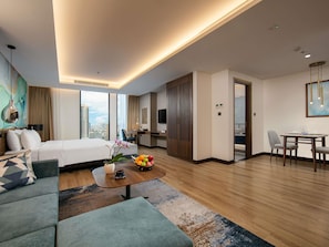 Suíte júnior, 1 cama de casal | 1 quarto, frigobar, cofres nos quartos, escrivaninha