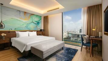 Suite, 1 Bedroom | 1 bedroom, minibar, in-room safe, desk