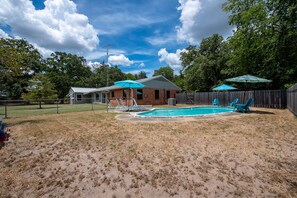 Outdoor pool - The Farmhouse Retreat with Private Pool (Bryan)