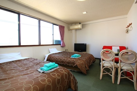 Twin Room, Smoking | Free WiFi, bed sheets