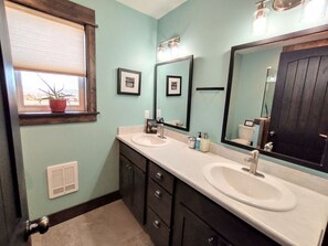 Unclassified image, 3 of 36, button - Montana Getaway with mountain views (Ennis)