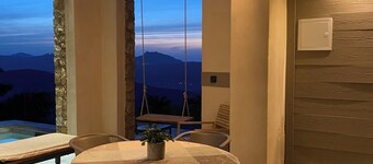T2 neuf calme grande  terrasse vue panoramique mer montagne 1 animal accepté 