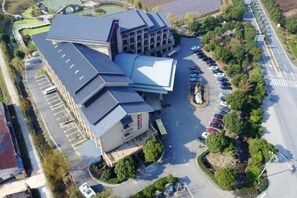 Exterior - Guanfeng Holiday Hotel (Tongxiang)