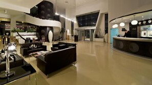 Lobby - Golden Tulip Al Jazira (Ghantoot)