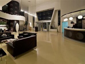 Lobby - Golden Tulip Al Jazira (Ghantoot)