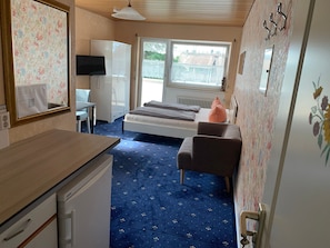 1 bedroom, in-room safe, WiFi, bed sheets