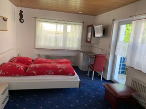 1 bedroom, in-room safe, WiFi, bed sheets