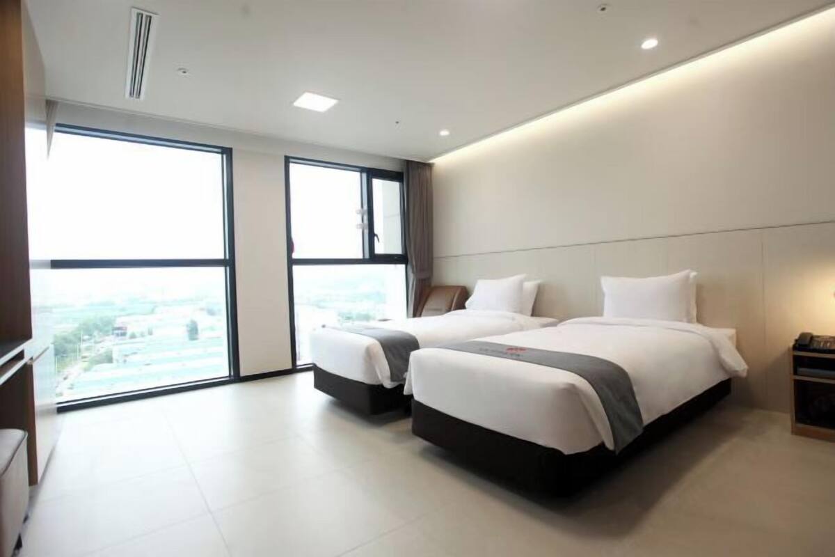 In-room safe, blackout drapes, free WiFi, bed sheets