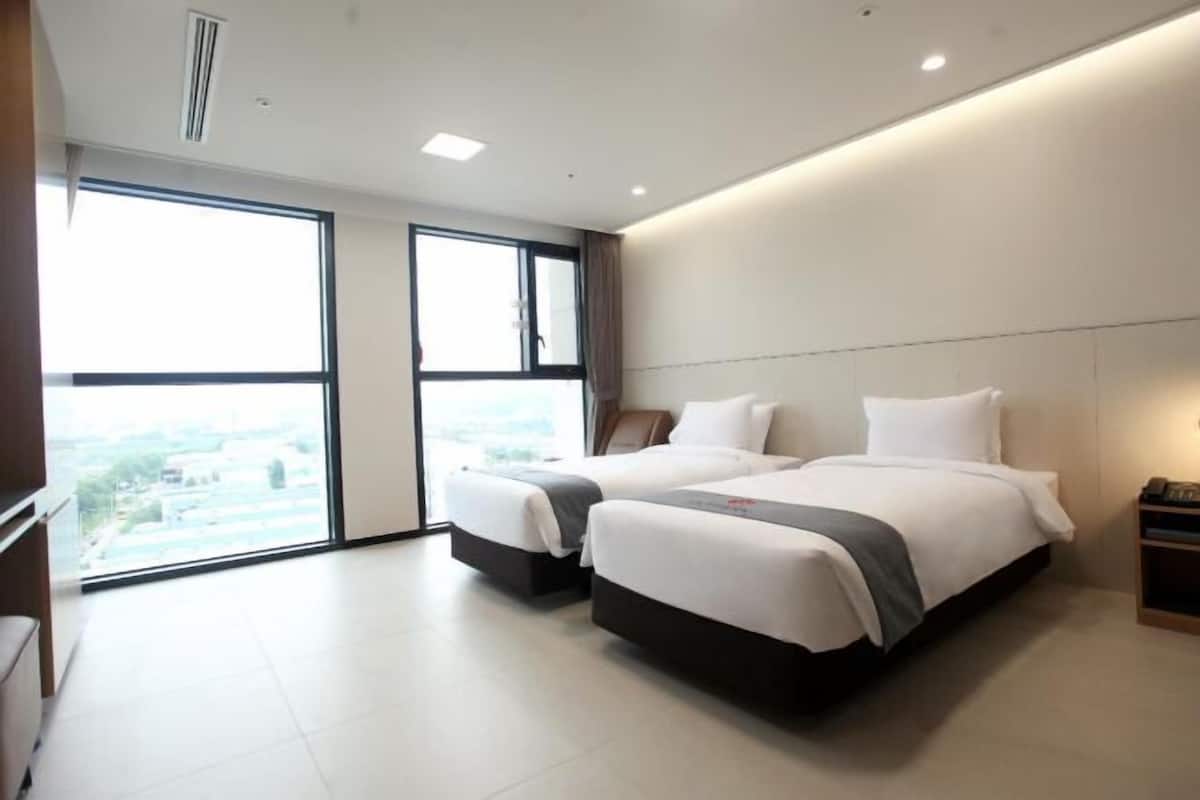 In-room safe, blackout drapes, free WiFi, bed sheets