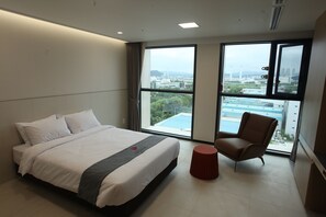 In-room safe, blackout curtains, free WiFi, bed sheets - Hotel Skypark Daejeon 1 (Daejeon)