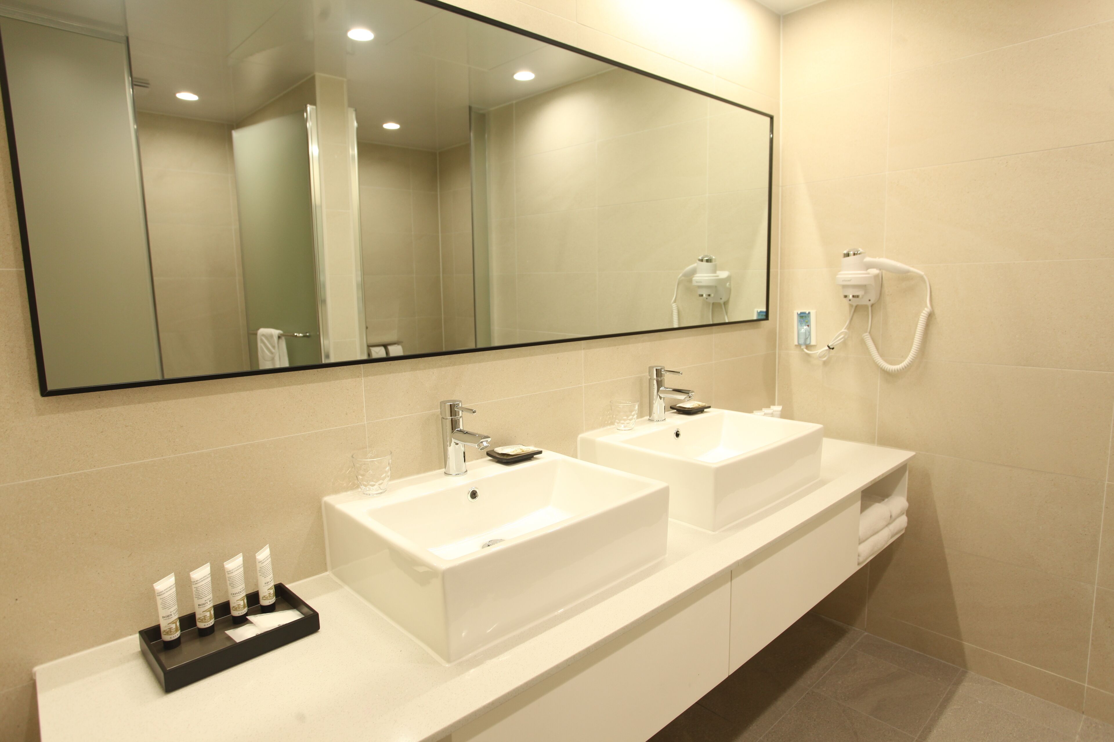 shower, free toiletries, hair dryer, bathrobes