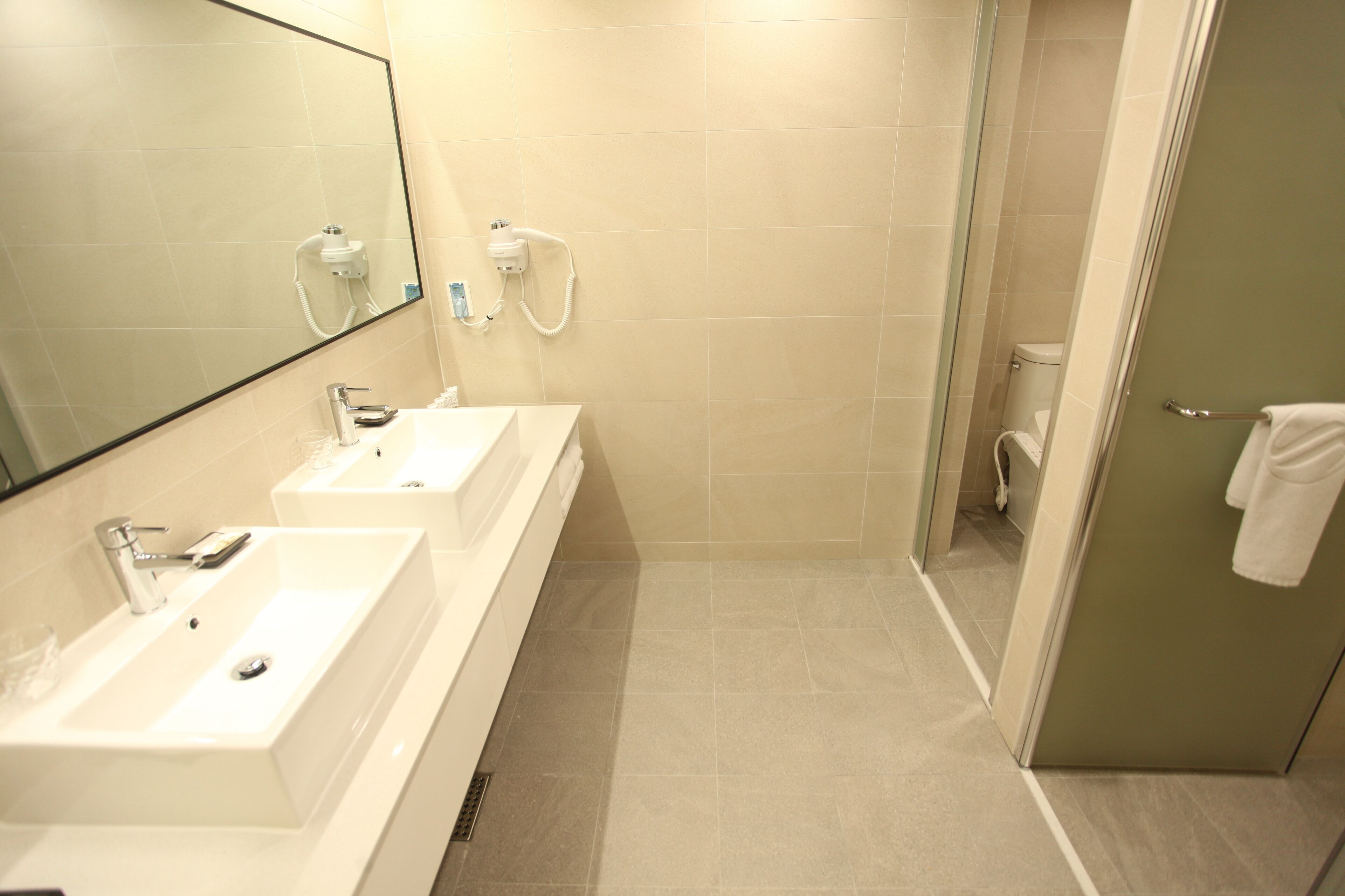 shower, free toiletries, hair dryer, bathrobes