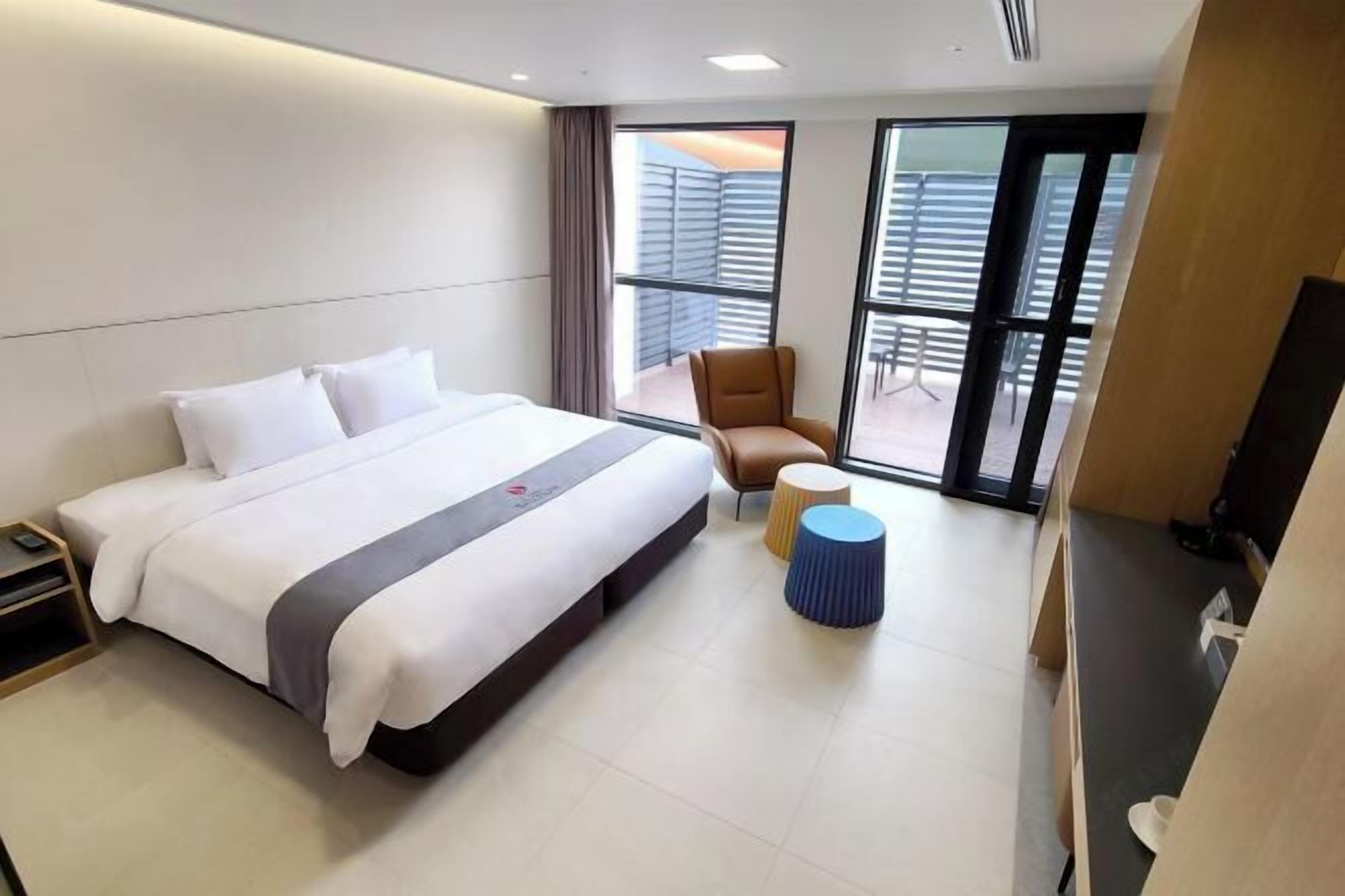 In-room safe, blackout drapes, free WiFi, bed sheets