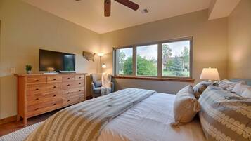 3 bedrooms, iron/ironing board, WiFi (free), bed sheets