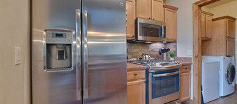 See Fall's Changing Colors! Charming Alpine Escape with Fireplace, 8 Minutes to Downtown Pagosa