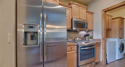 See Fall's Changing Colors! Charming Alpine Escape with Fireplace, 8 Minutes to Downtown Pagosa