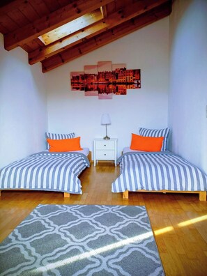 2 bedrooms, free WiFi, bed sheets