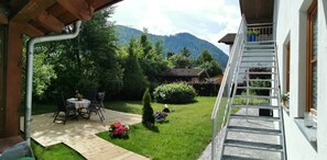 Outdoor dining - Spacious vacation apartment close to nature (Halblech)