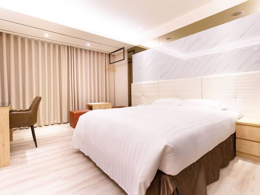 Kahden hengen standard-huone (C) | Työpöytä, pimennysverhot, äänieristys, ilmainen Wi-Fi