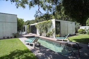 Et oppvarmet basseng