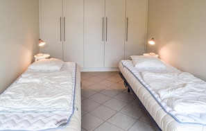 4 bedrooms, travel cot, free WiFi