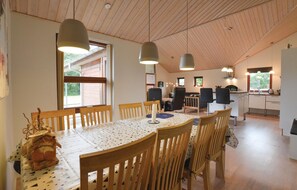 Dining - Nice home in Vinderup with WiFi (Vinderup)
