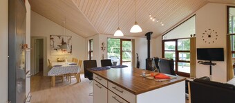 Nice home in Vinderup with WiFi