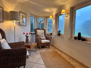 Unclassified image, 2 of 15, button