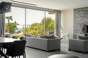 Presidential-huvila, näköala laguunille | Tallelokero huoneessa, työpöytä, pimennysverhot, ilmainen Wi-Fi