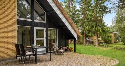 Lovely home in Væggerløse with kitchen