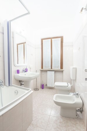 Bathroom - Rustico alla Quercetta (Verona)
