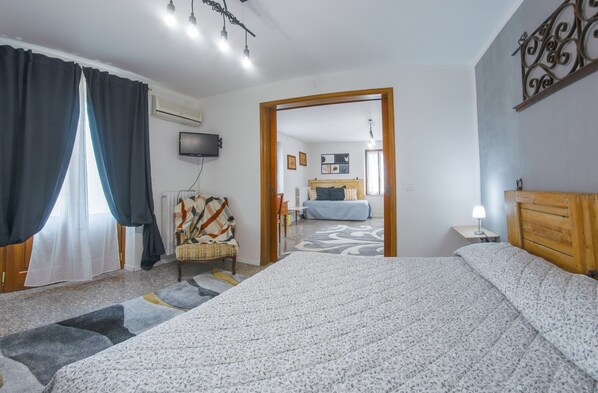 Traditional Apartment | 2 bedrooms, individually decorated, individually furnished, desk - Rustico alla Quercetta (Verona)