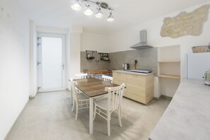 Family Apartment | Private kitchen | Espresso maker, coffee/tea maker, electric kettle - Rustico alla Quercetta (Verona)