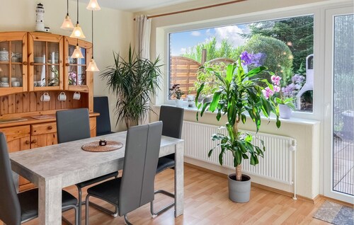 Cozy home in Steinberg with WiFi