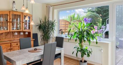 Cozy home in Steinberg with WiFi