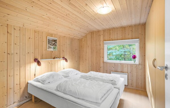 5 makuuhuonetta, vauvan matkasänky, ilmainen Wi-Fi