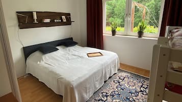 1 Schlafzimmer, Reisekinderbett, kostenloses WLAN, Bettwäsche