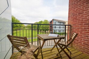 Outdoor dining - 2BR & 2 Bath Apt: Nr Tram Stop, Balcony, Fast WiFi (Wilford)