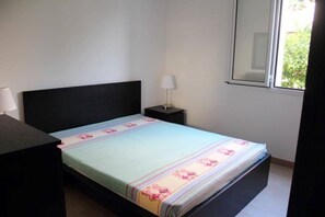 2 bedrooms, iron/ironing board