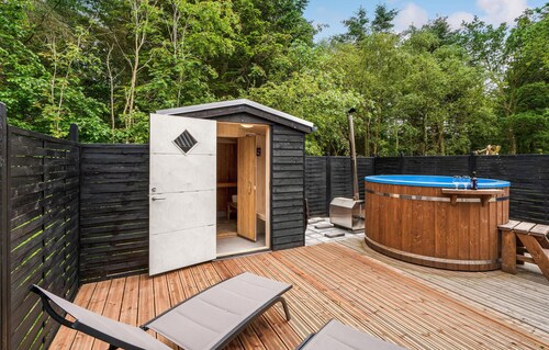 Cozy home in øster assels with sauna