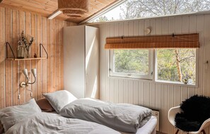 3 bedrooms, travel cot, free WiFi