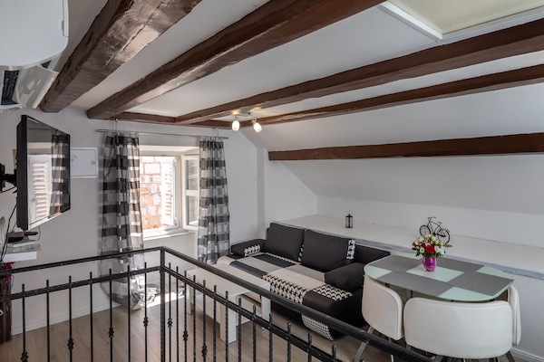 Appartement (One Bedroom Apartment) | Intérieur