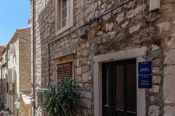 Apartment (One Bedroom Apartment) | Exterior