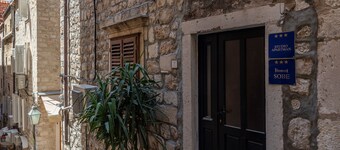 Old Town Charming Nest